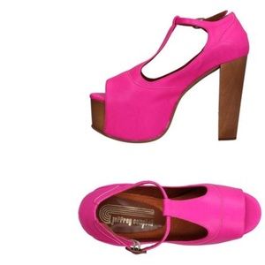 Jeffrey Campbell Pumps in Fuchsia